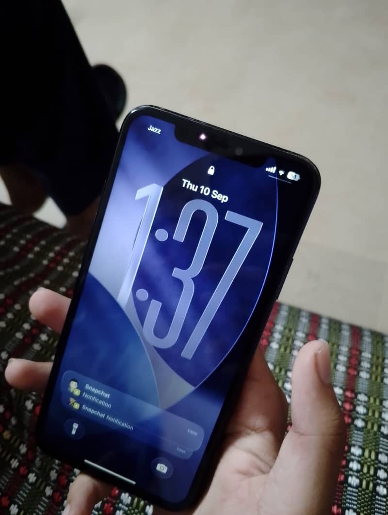 Apple iPhone 11 Pro Max 2