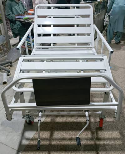Hospital Bed Patient Bed Manual Bed Icu Bed Available in Karachi