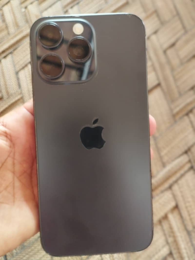 Apple iPhone 15 Pro Max 6