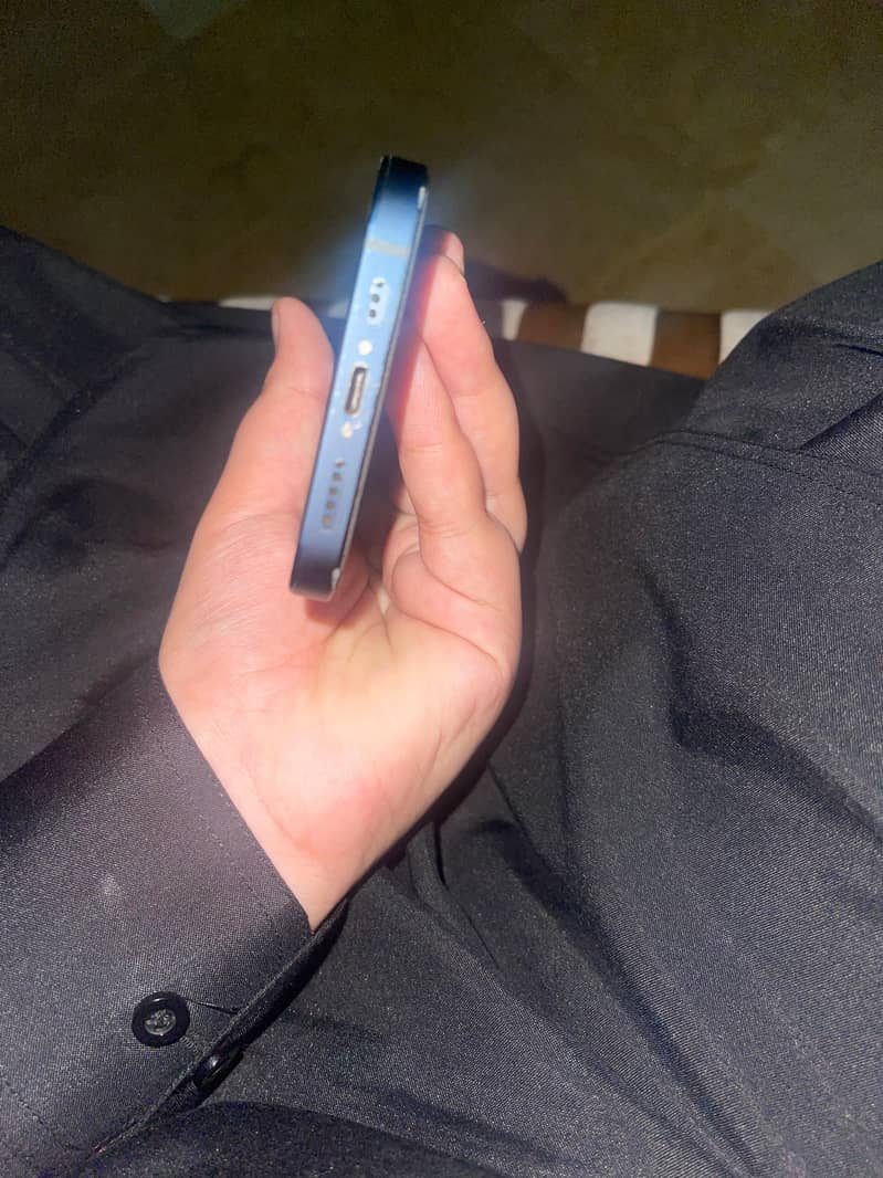 Apple iPhone 12 9