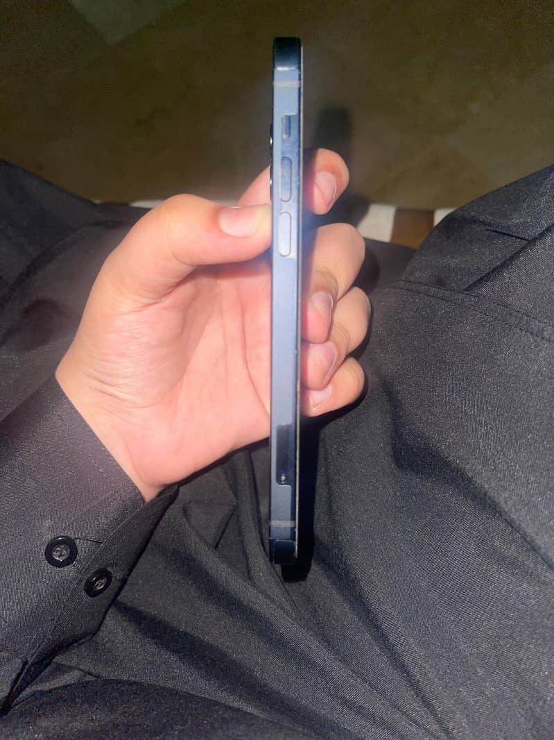Apple iPhone 12 12