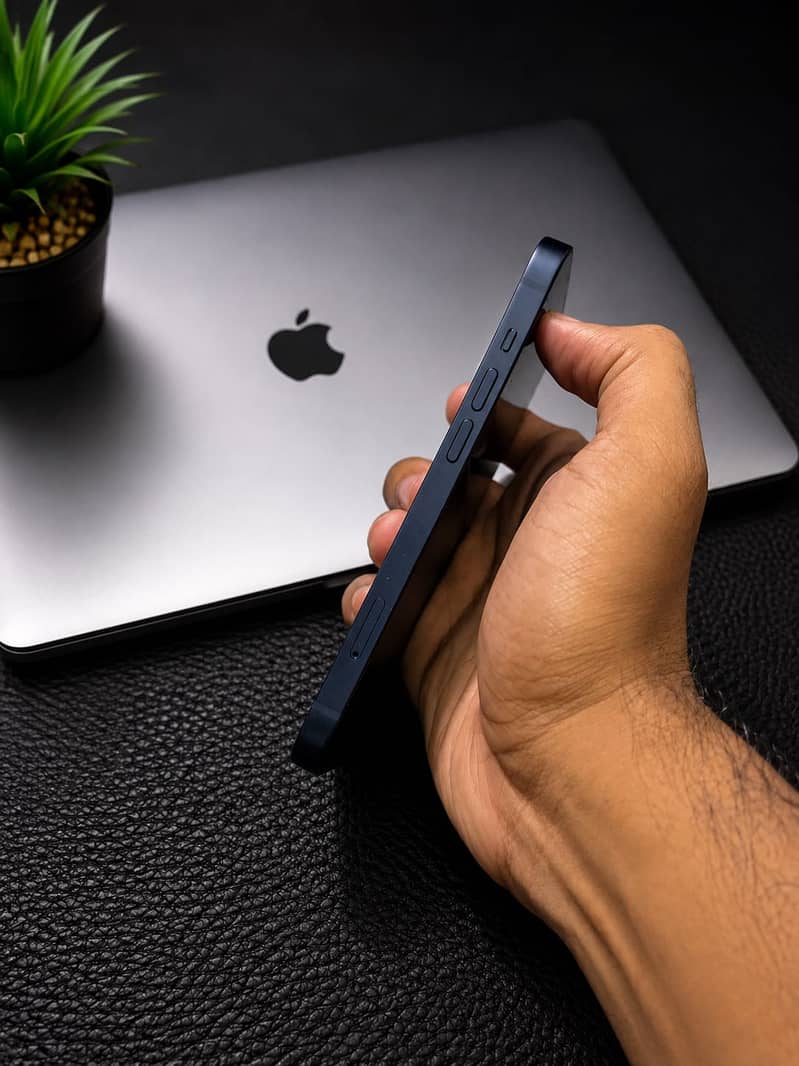 Apple iPhone 13 1