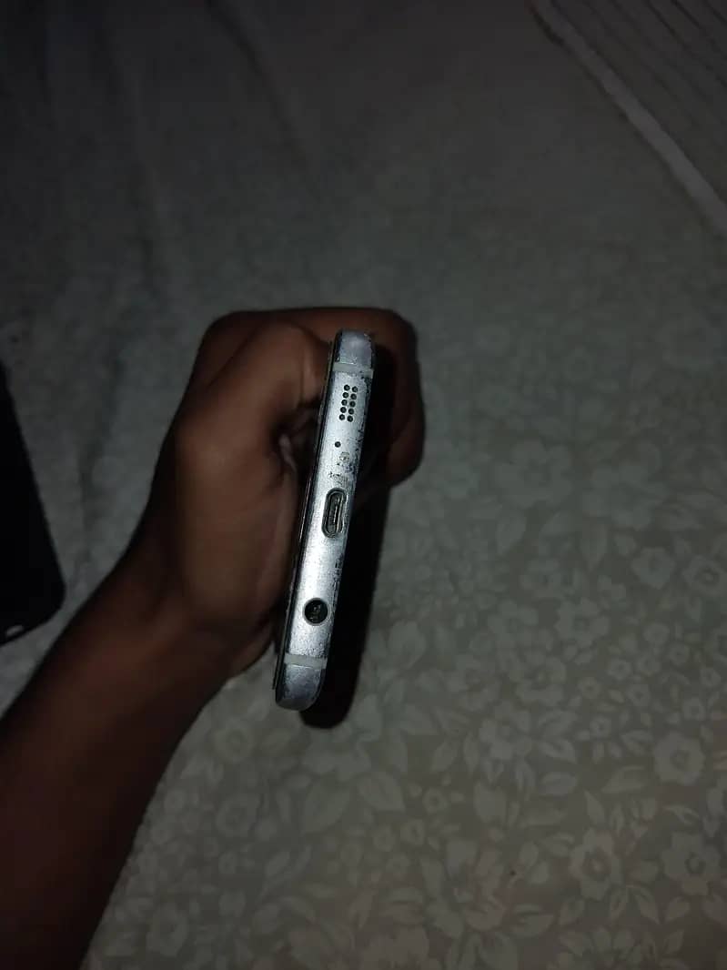 Samsung Mobile S7 3