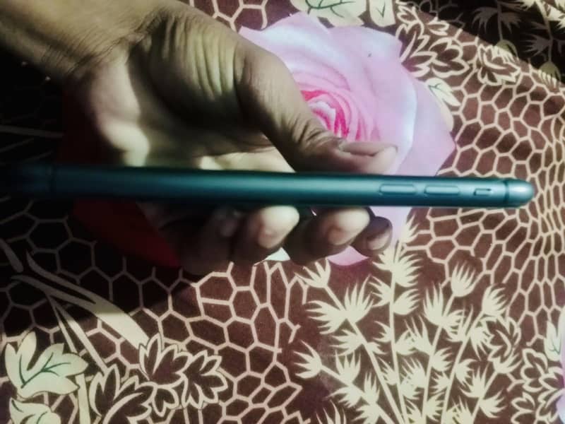 Apple iPhone 11 6