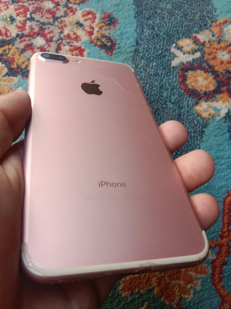 Apple iPhone 7 Plus 0