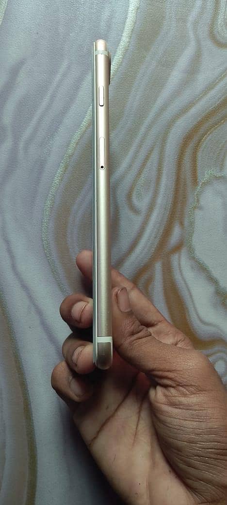 Apple iPhone 7 Plus 0