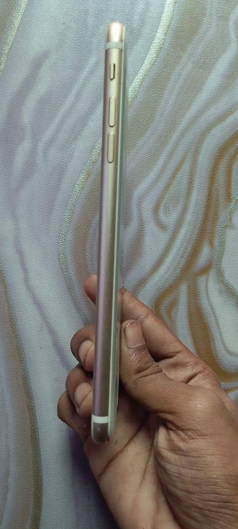 Apple iPhone 7 Plus 4