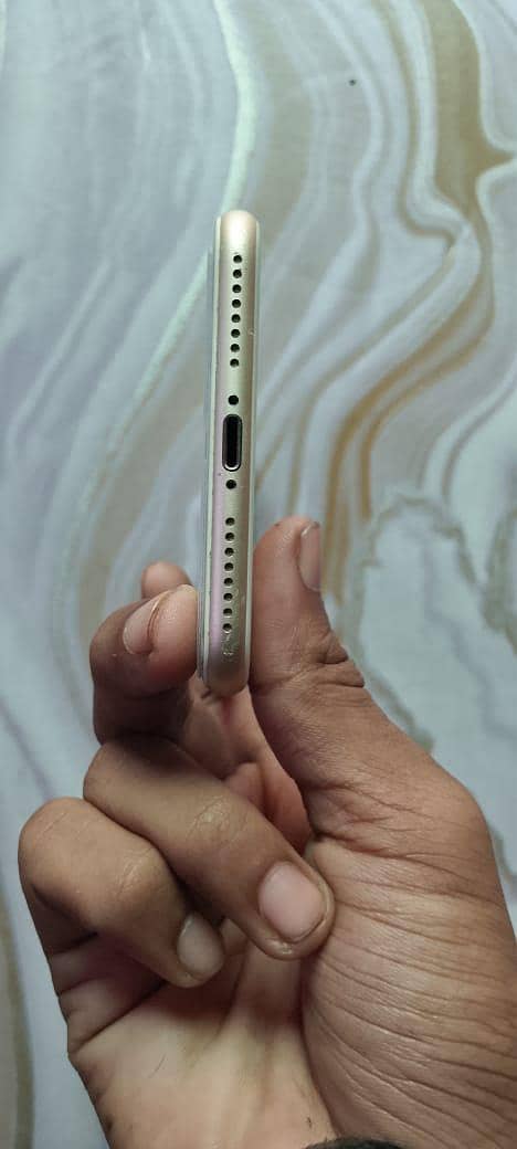 Apple iPhone 7 Plus 3