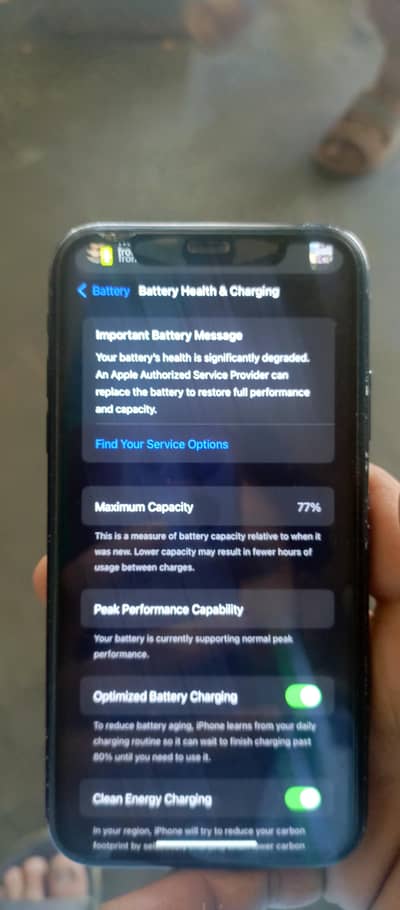 Apple iPhone XR 64 GB waterprof  Battery 77 health.