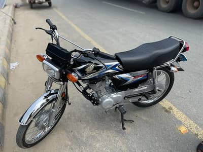 Honda 125 like new condition 25/ 26