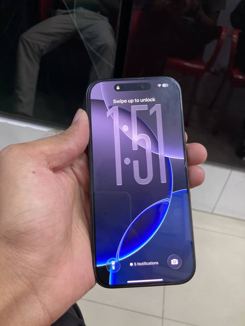 Apple iPhone 16 Pro 1
