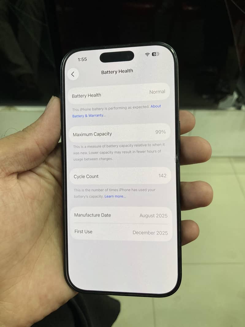 Apple iPhone 16 Pro 3