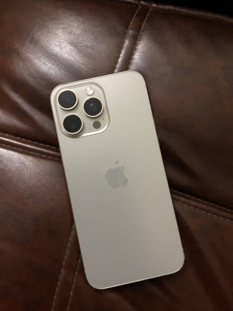 Apple iPhone 15 Pro Max 1