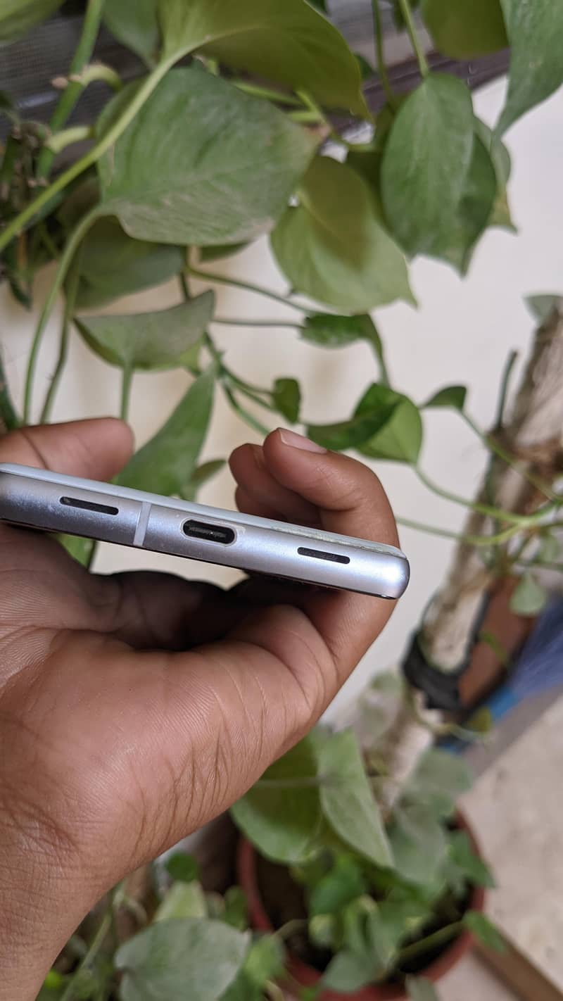 Google Pixel 7a 4