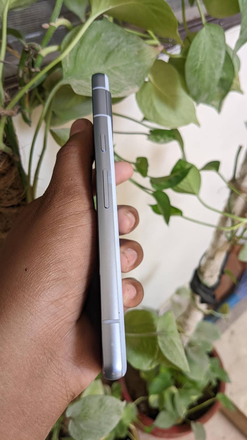 Google Pixel 7a 5