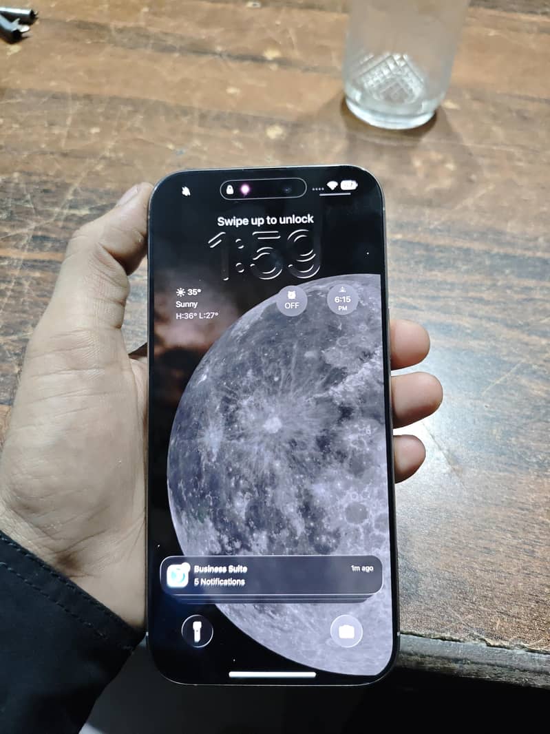 Apple iPhone 16 Pro Max 2