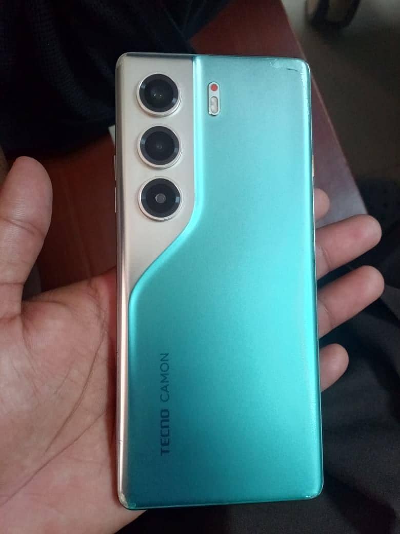 Tecno CAMON 40 Pro 2