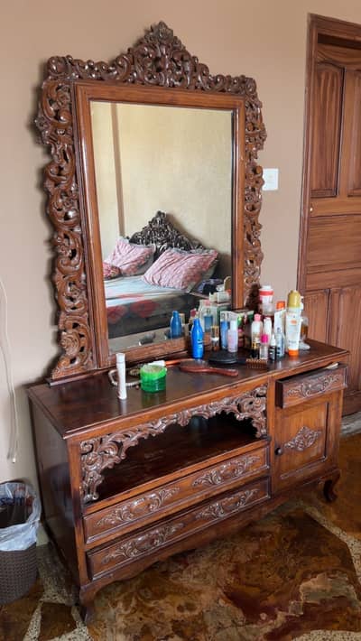 Classic Hand-Carved Wooden Bedroom Furniture Set