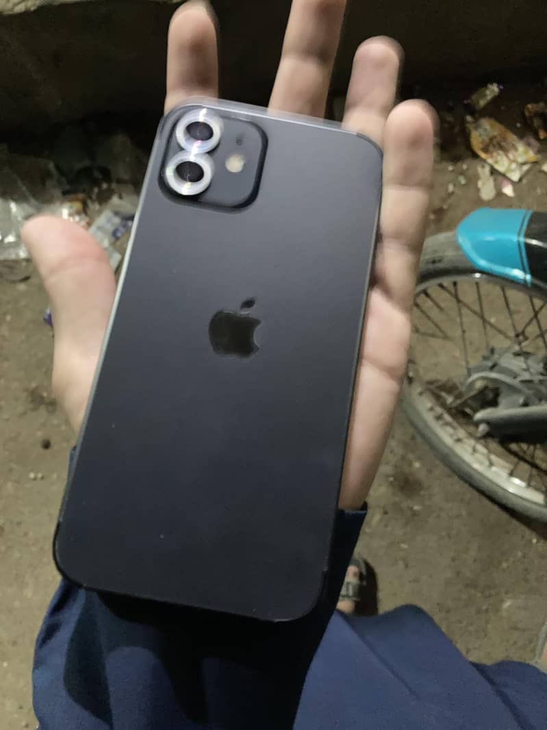 Apple iPhone 12 1