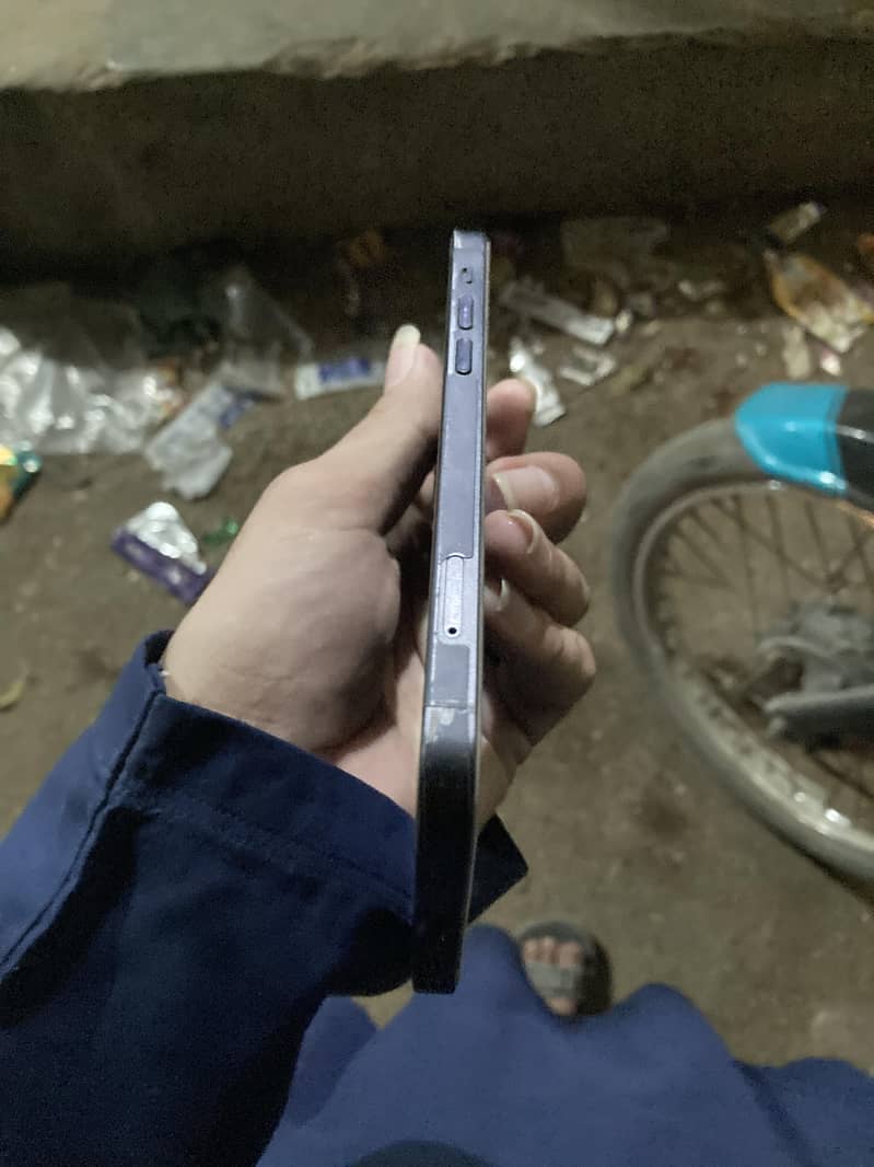 Apple iPhone 12 2