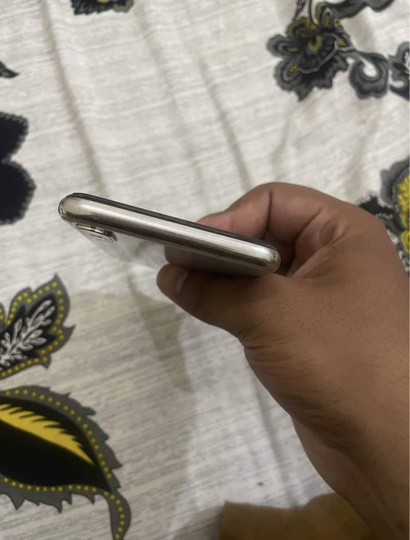 Apple iPhone X 2
