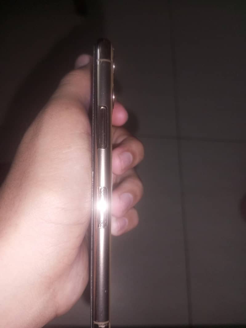 Apple iPhone 11 Pro 2
