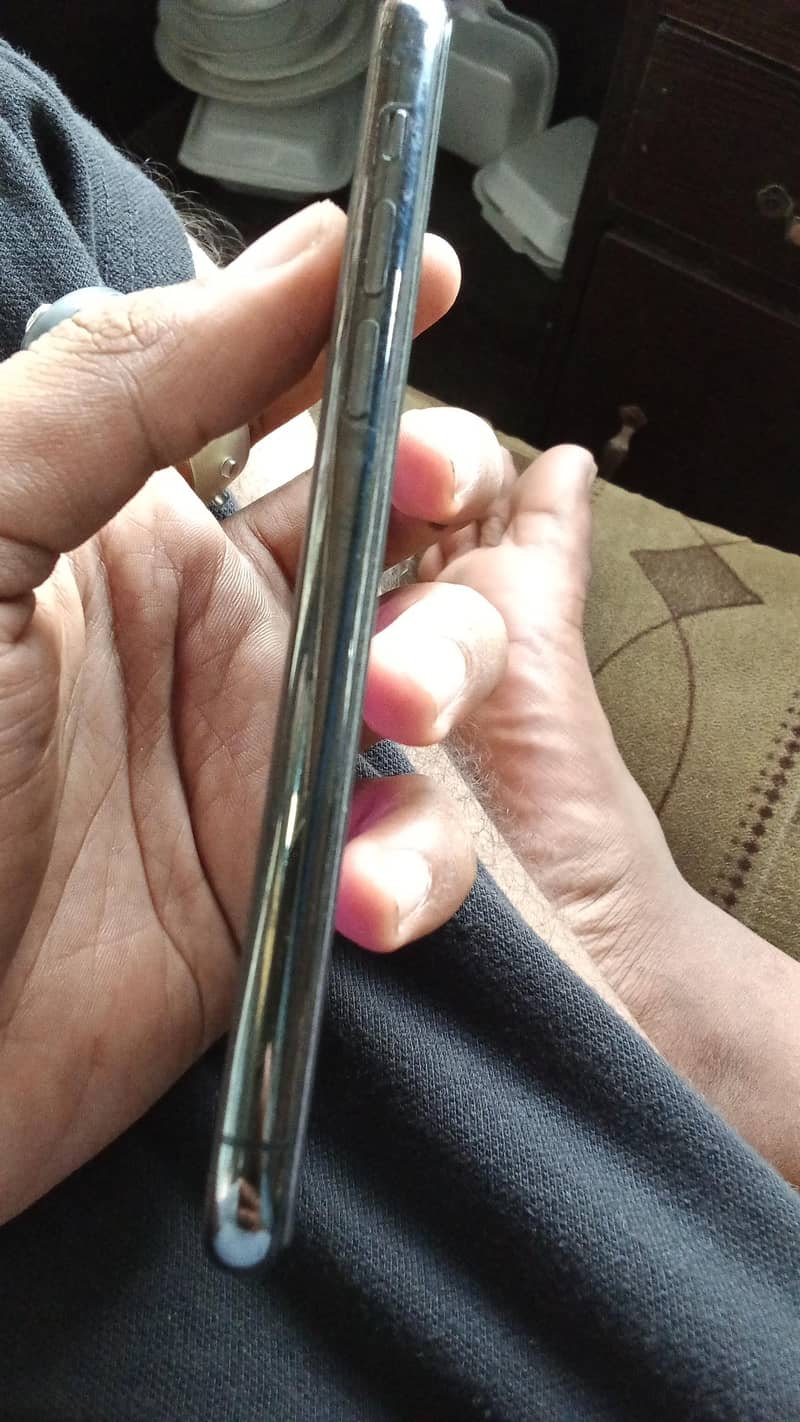 Apple iPhone 11 Pro 1