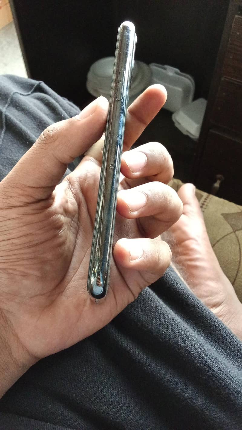 Apple iPhone 11 Pro 3