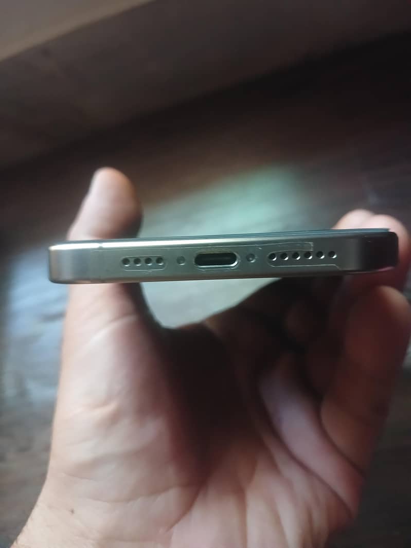 Apple iPhone 15 Pro Max 5
