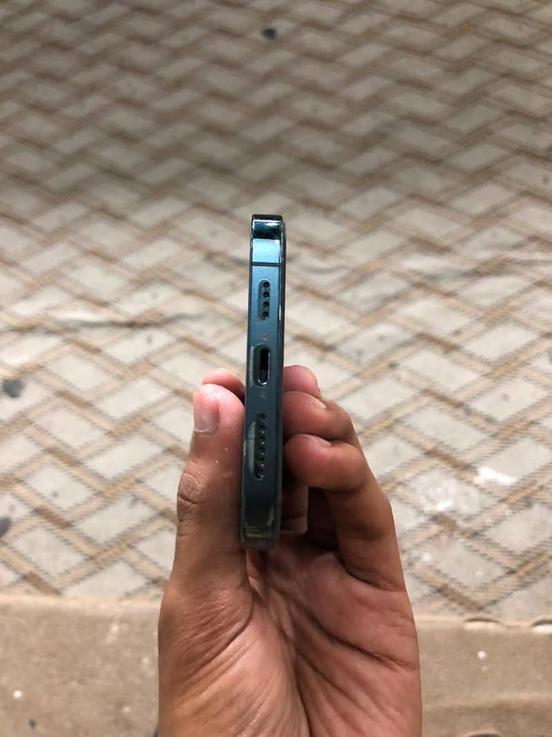 Apple iPhone 12 Pro Max 3
