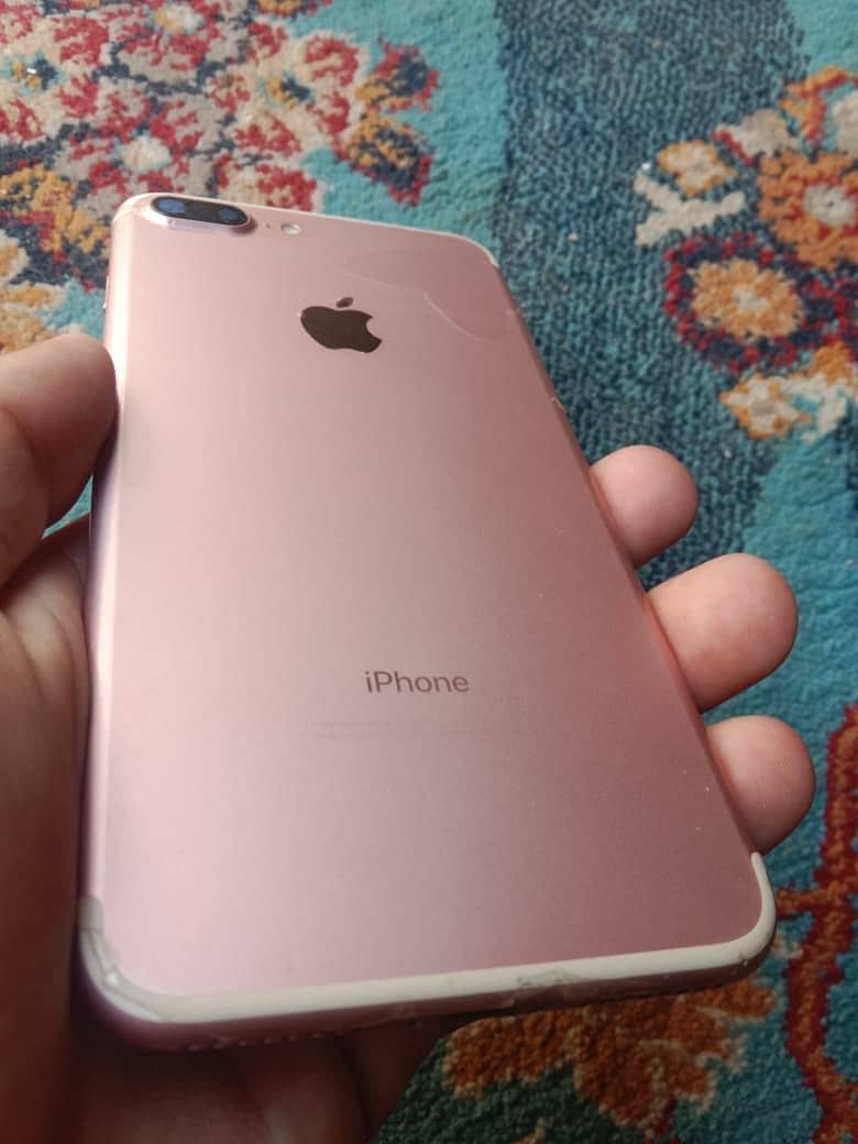 Apple iPhone 7 Plus 0