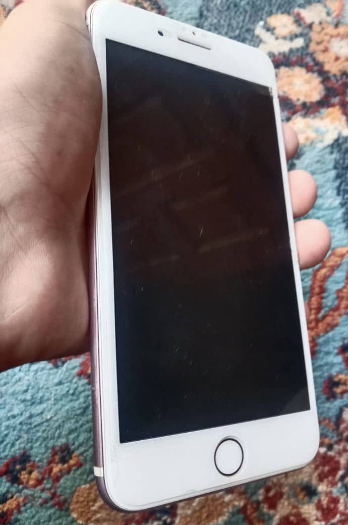 Apple iPhone 7 Plus 1