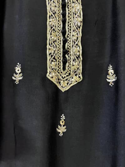 Agha Noor (three piece suit)