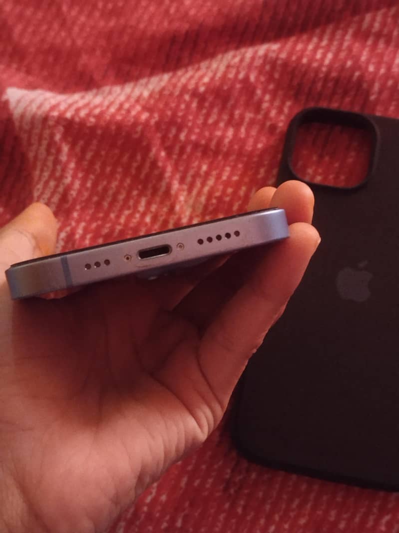 Apple iPhone 14 3