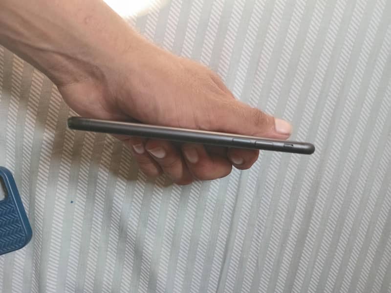 Apple iPhone 7 4