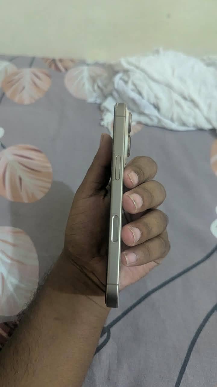 Apple iPhone 16 Pro 5