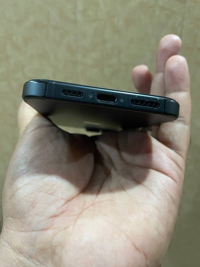 Apple iPhone 16 Pro Max 5