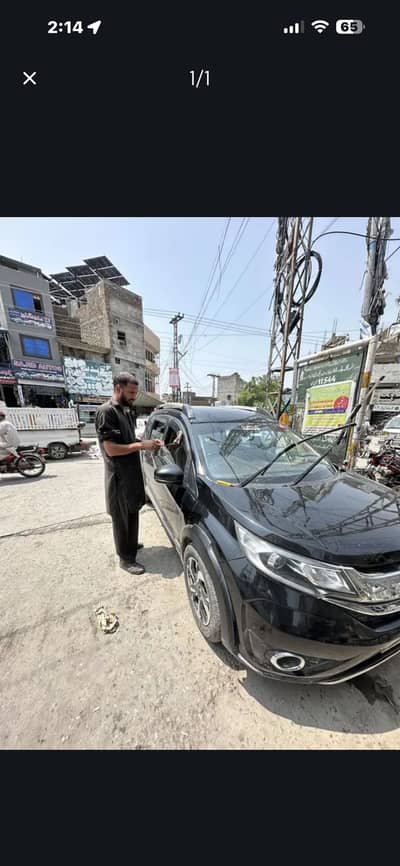 Showroom K lye Driver Zarorat hy