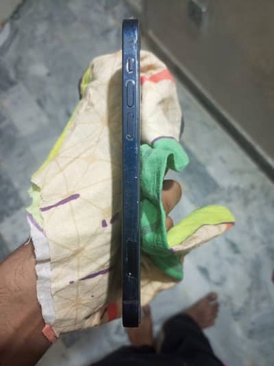 Apple iPhone 12