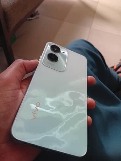 Vivo Y18