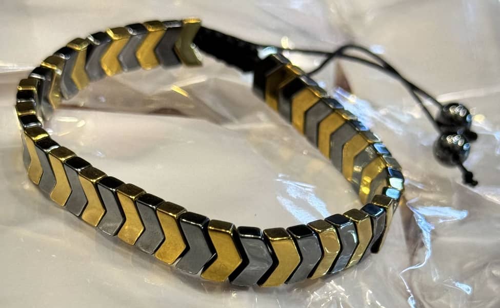 Arrow brackets 0