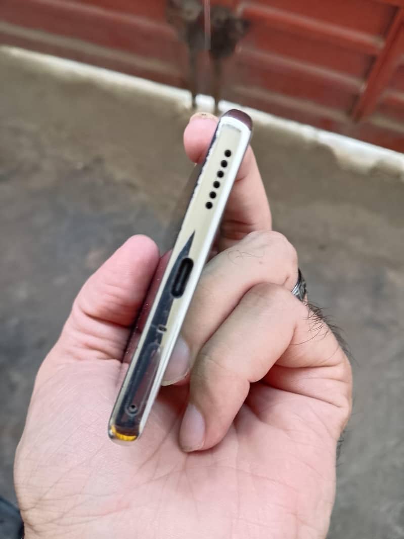 Tecno CAMON 40 Pro 5