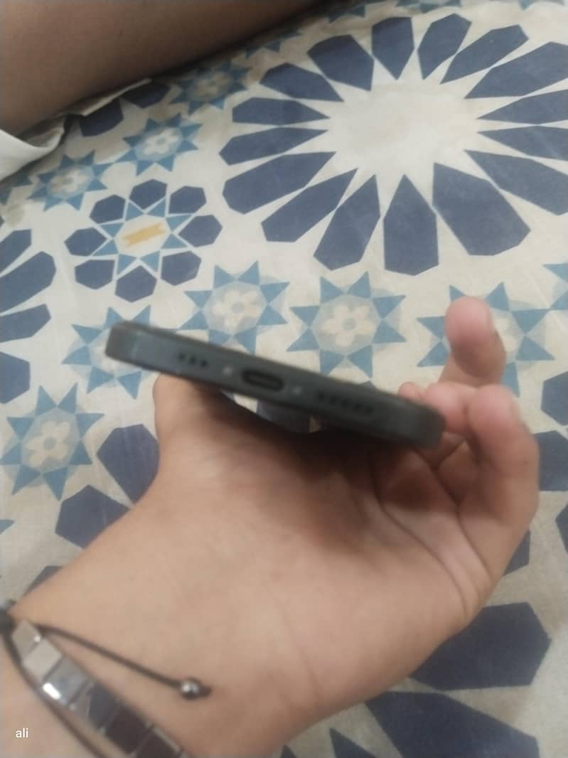 Apple iPhone 15 3
