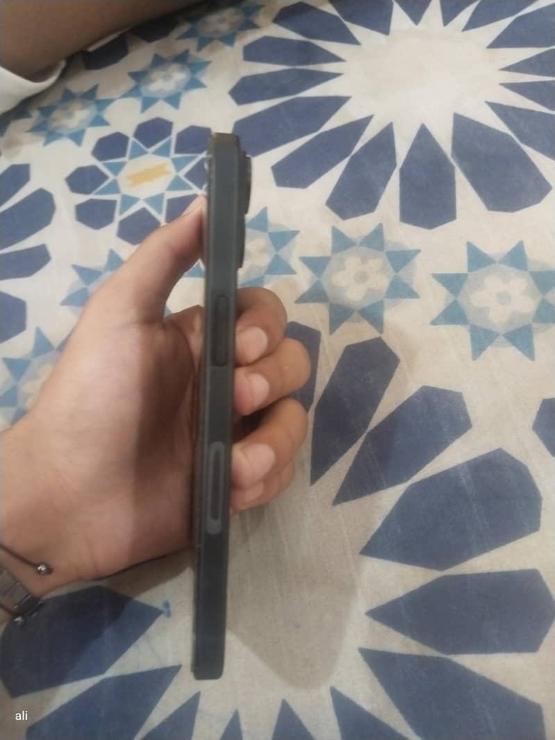 Apple iPhone 15 5