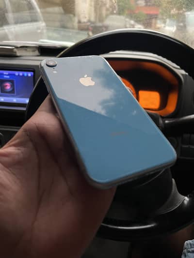 Apple iPhone XR