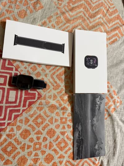 Apple Watch Ultra 3 black trail loop