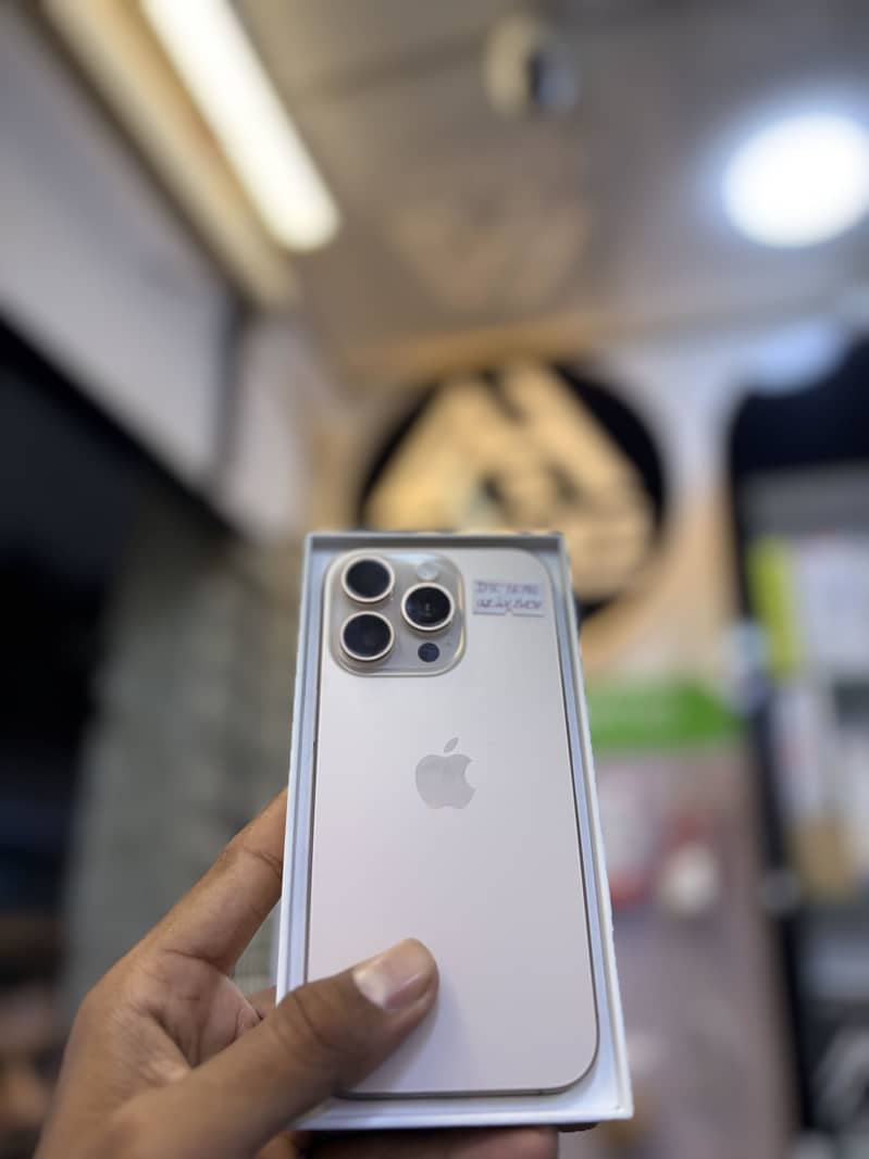 Apple iPhone 16 Pro 5