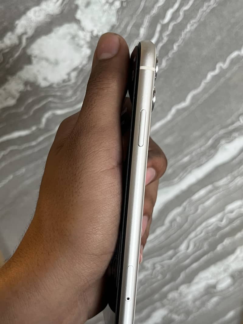 Apple iPhone 11 5