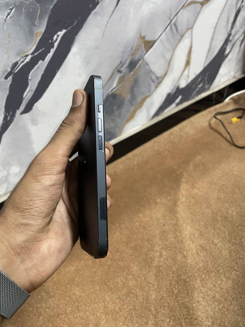 Apple iPhone 13 3