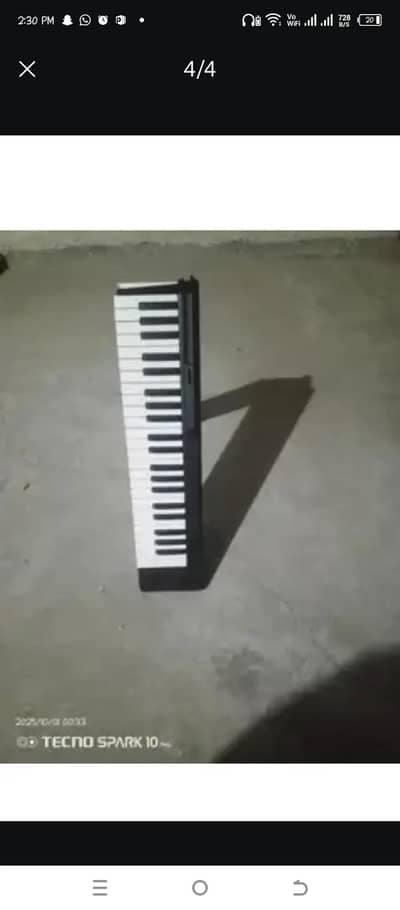 Foldable 88 Keys Electric Piano / Keyboard – Like New